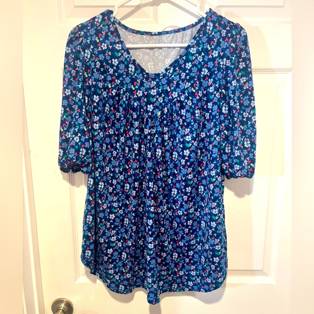 Blue Floral 1/2 Sleeve Soft V Neck Women's Swing Top - Picture 2 of 7